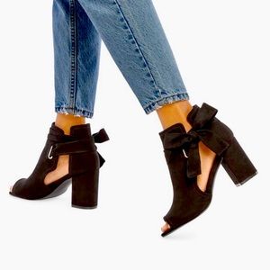Justfab karine peep toe bootie size//8,5 new with tag